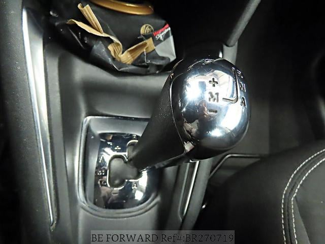 
								PEUGEOT 208 full									