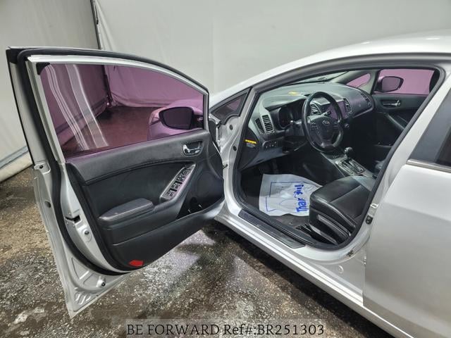 
								KIA K3 full									