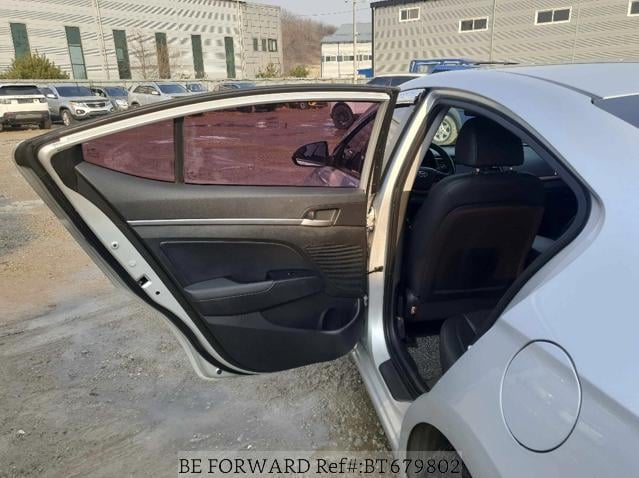
								HYUNDAI AVANTE full									