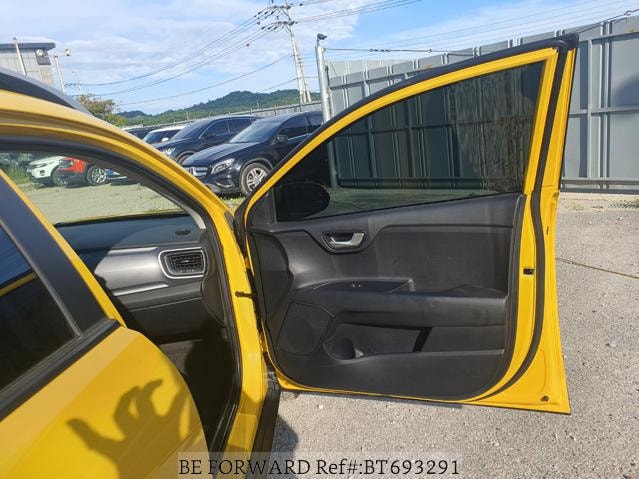 
								KIA STONIC full									