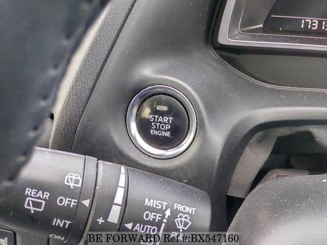 
								MAZDA AXELA 2017 full									